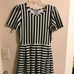 Lularoe Amelia size small